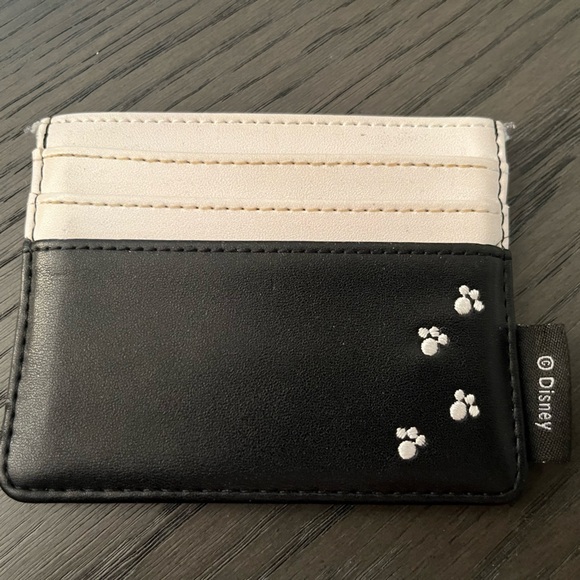 Loungefly Disney Pinocchio Figaro & Fish Cardholder BoxLunch Exclusive - Picture 2 of 2